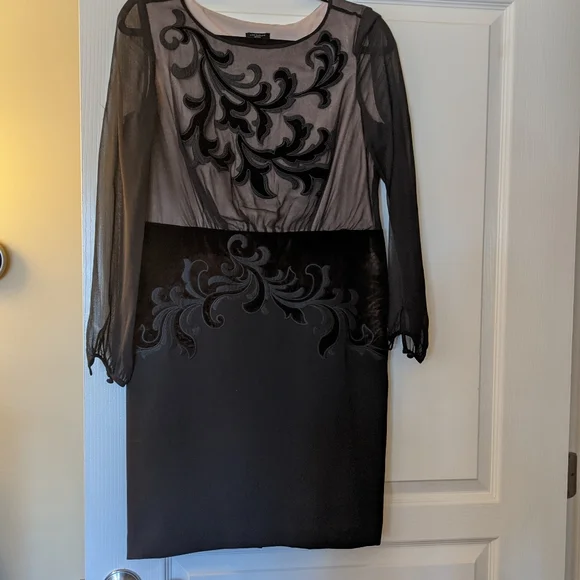 Ann Taylor Silk Chiffon Black Tie Dress with beautiful flock detailing- Size 10P - Picture 6 of 10